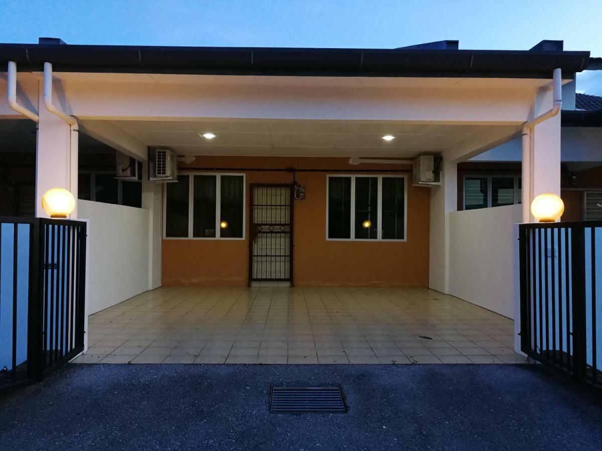 Address No 915, Lorong Uni Central 13, Taman Uni Central, Kuching Samarahan Expressway エクステリア 写真