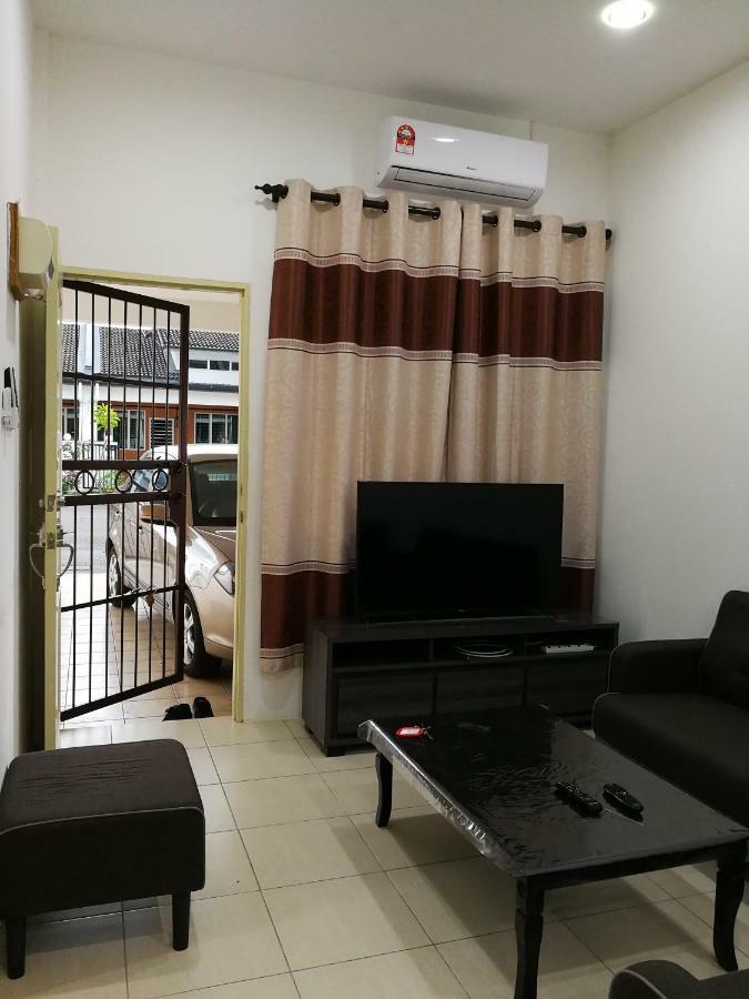 Address No 915, Lorong Uni Central 13, Taman Uni Central, Kuching Samarahan Expressway エクステリア 写真
